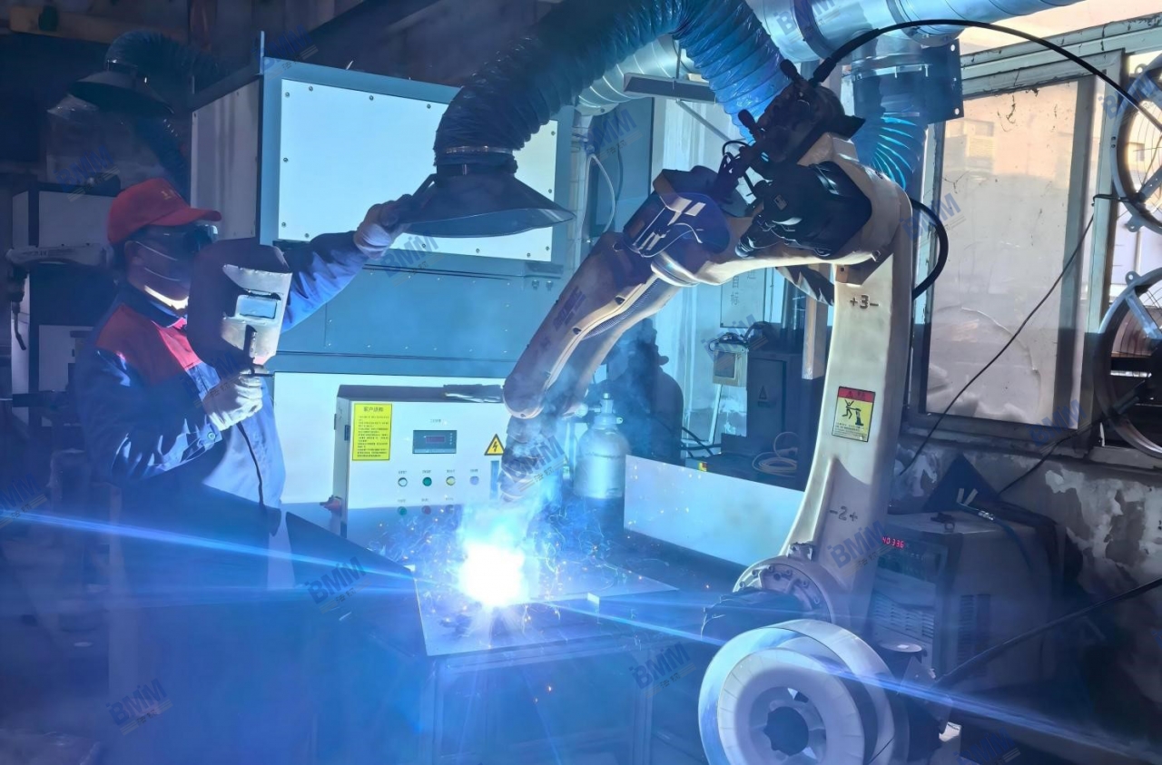 機器人焊接 2025-12-23-1